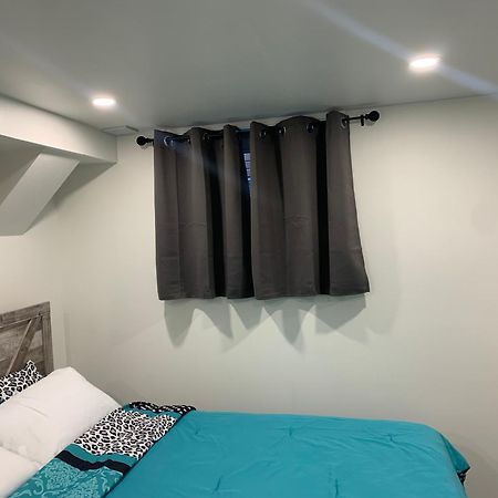 Modern 1 Bedroom + Den In Cambridge Exterior foto